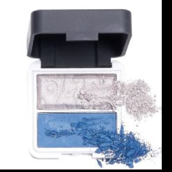 Younique Duet Eyeshadow ‘ On same Wavelength ‘ - Picture 2 of 5